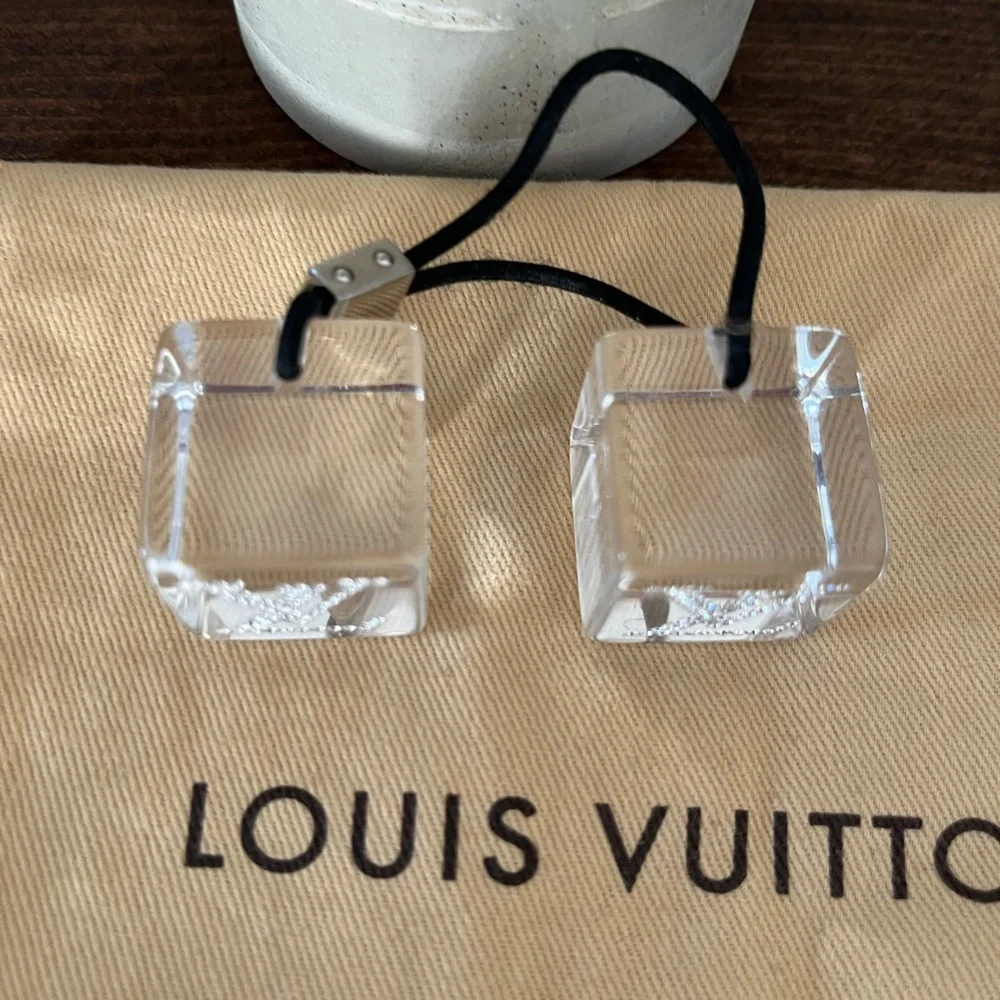 Louis Vuitton Lucite cube hair cube - Picture 9 of 10